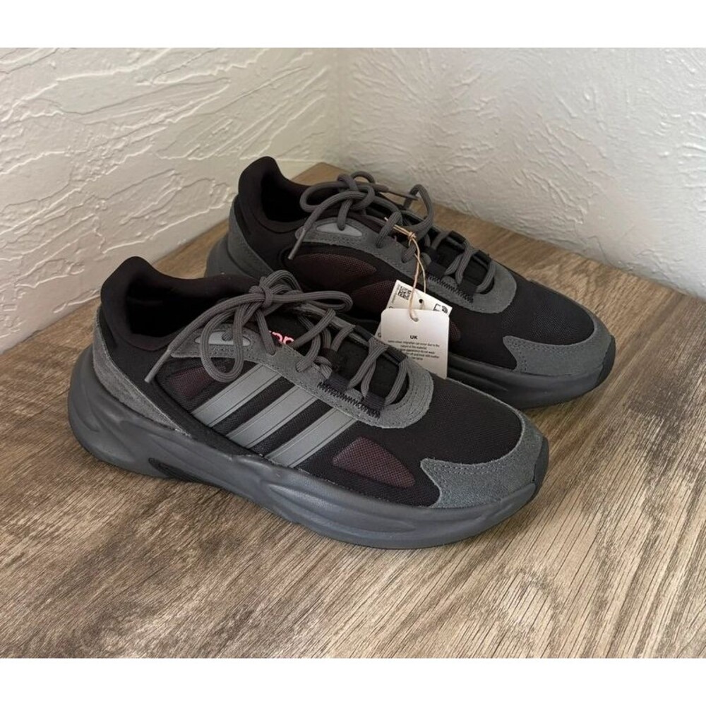 Adidas Ozelle Cloudfoam comfort women’s black & gray running shoes size 8 New
